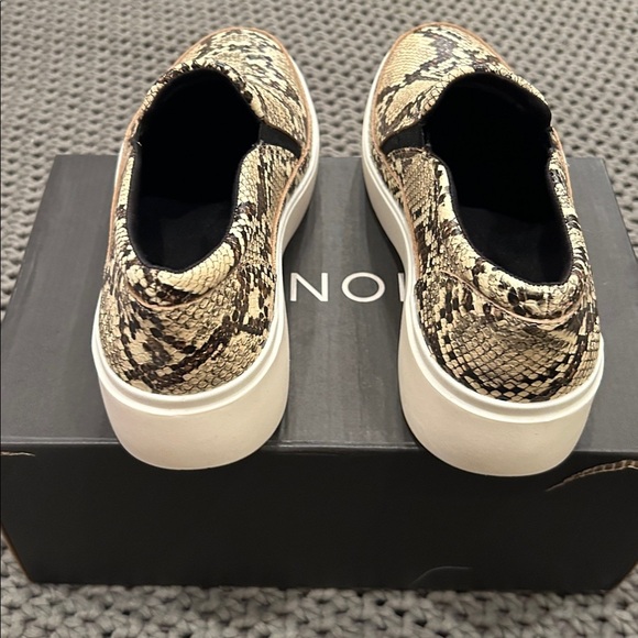 VIONIC KEARNY PLATFORM SLIP ON SNEAKER Ivory Leather Snake 6 Wide - Picture 5 of 7